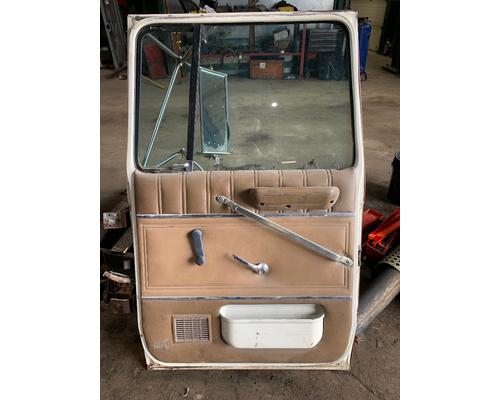 FORD L9000 Door Assembly, Front