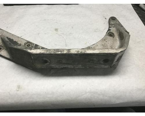 FORD L9000 Engine Mounts