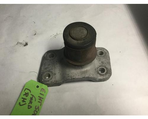 FORD L9000 Engine Mounts