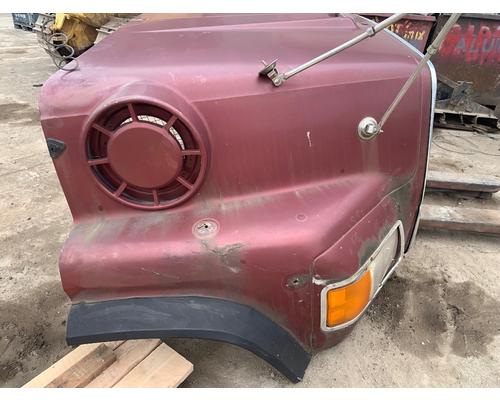 FORD L9000 Hood