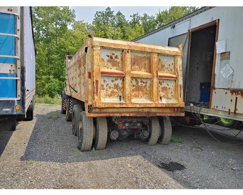 FORD L9000 Parts Vehicles