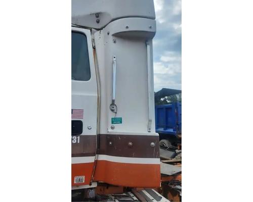  Ford LA9000 Aero Max 106 Fairing #