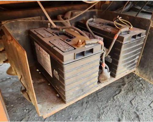 ford-ln7000-battery-box #1432501