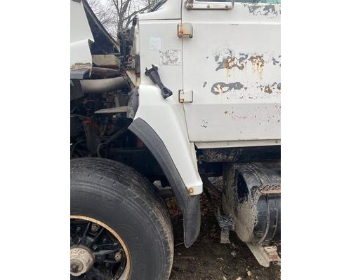 Ford LNT9000 Fender Extension # Ford LNT9000 Fender Extension #