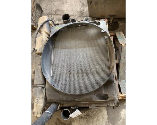 FORD LT9522 LOUISVILLE 122 Radiator