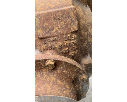 FORD LT9522 LOUISVILLE 122 Rears (Matched Set)