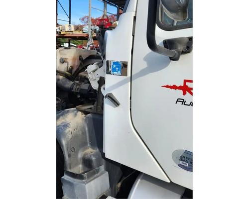 Freightliner 114SD Cowl # Freightliner 114SD Cowl #