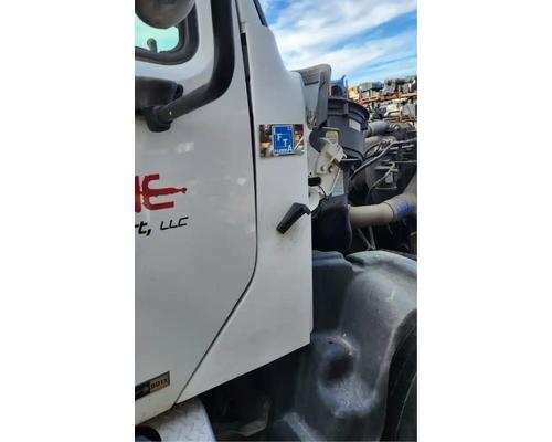 Freightliner 114SD Cowl # Freightliner 114SD Cowl #