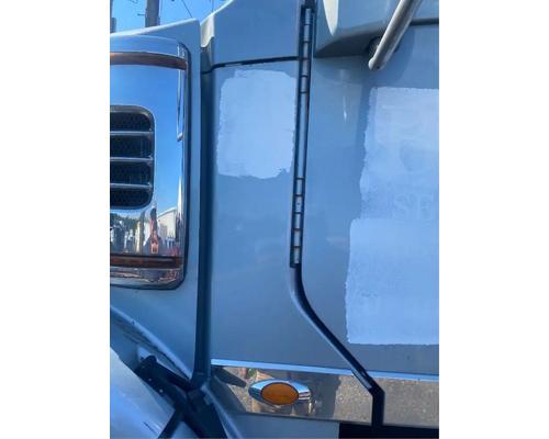 Freightliner 122SD Cowl # Freightliner 122SD Cowl #