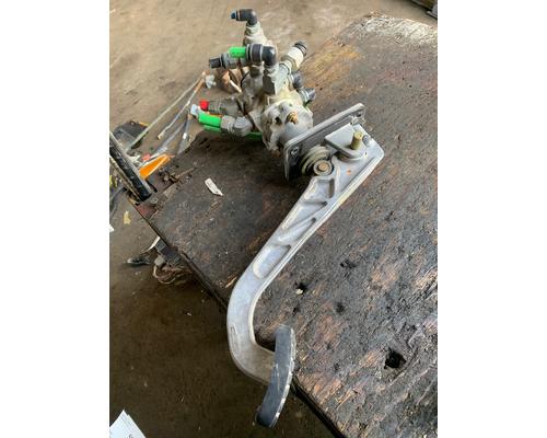 FREIGHTLINER CASCADIA 113BBC BrakeClutch Pedal Box