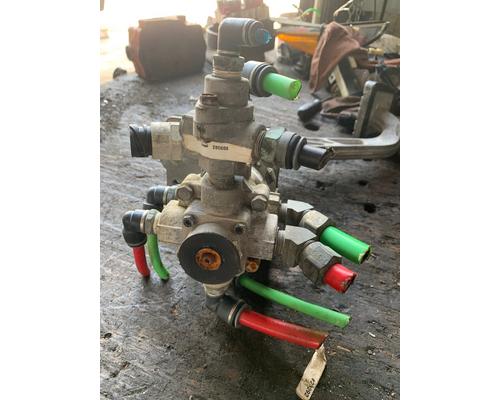 FREIGHTLINER CASCADIA 113BBC BrakeClutch Pedal Box