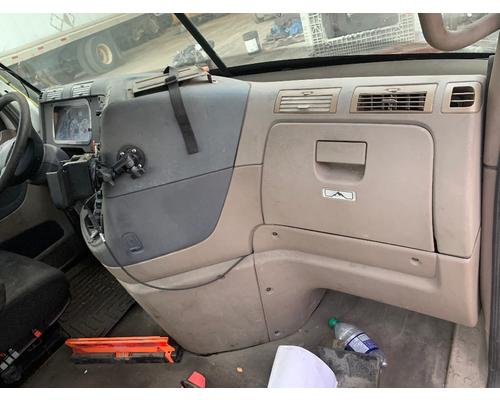 FREIGHTLINER CASCADIA 113BBC Cab