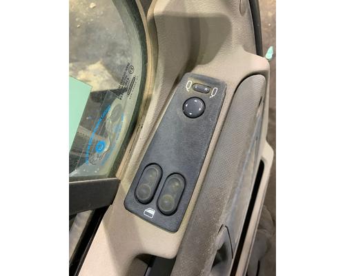 FREIGHTLINER CASCADIA 113BBC Door Assembly, Front