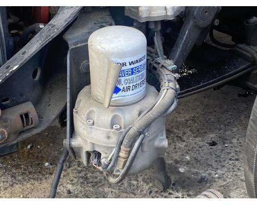  Freightliner Cascadia 113 Air Dryer #