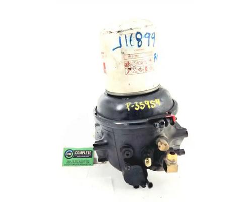  Freightliner Cascadia 113 Air Dryer #