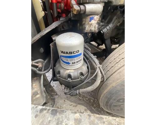  Freightliner Cascadia 113 Air Dryer #