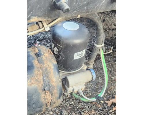  Freightliner Cascadia 113 Air Dryer #
