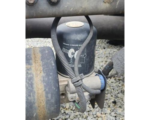 Freightliner Cascadia 113 Air Dryer #