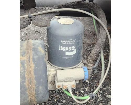  Freightliner Cascadia 113 Air Dryer #