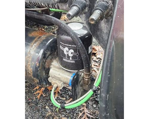  Freightliner Cascadia 113 Air Dryer #