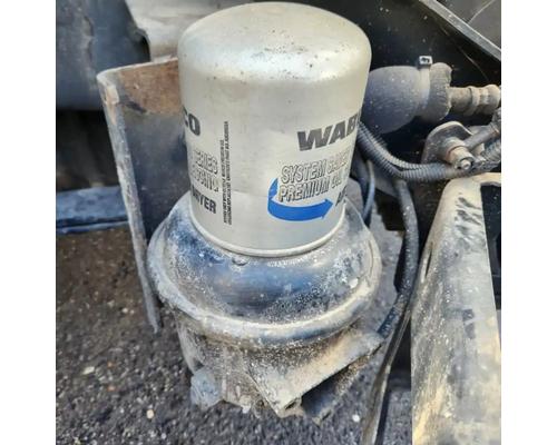  Freightliner Cascadia 113 Air Dryer #