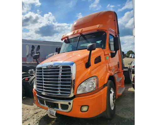  Freightliner Cascadia 113 Cab #