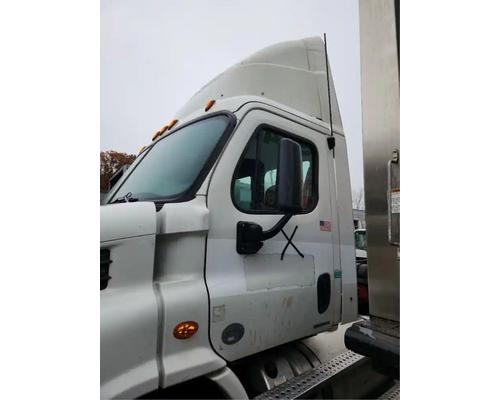  Freightliner Cascadia 113 Cab #