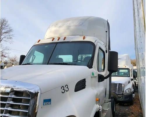  Freightliner Cascadia 113 Cab #
