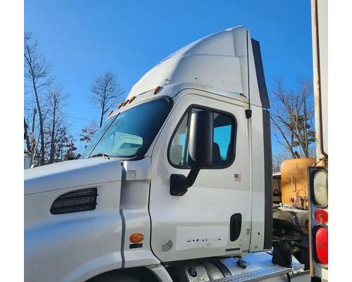  Freightliner Cascadia 113 Cab #