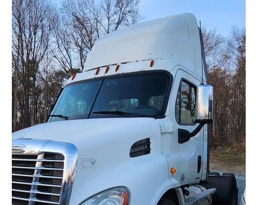  Freightliner Cascadia 113 Cab #