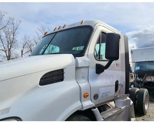  Freightliner Cascadia 113 Cab #