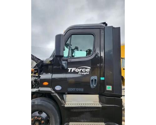  Freightliner Cascadia 113 Cab #