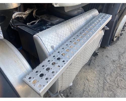 Freightliner Cascadia 113 DPF - Diesel Particulate Filter #