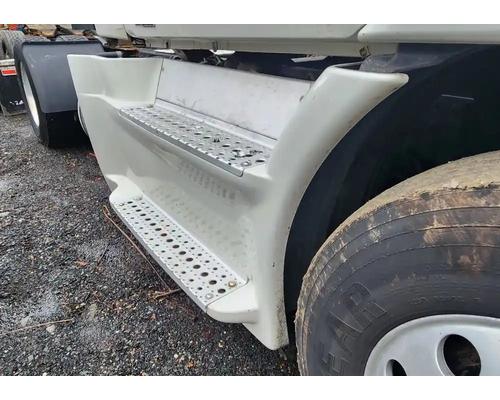  Freightliner Cascadia 113 DPF - Diesel Particulate Filter #