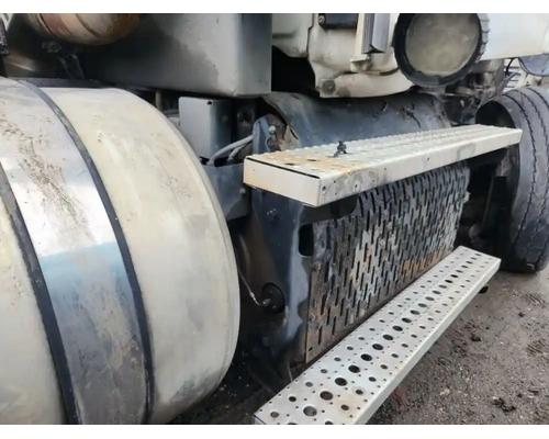  Freightliner Cascadia 113 DPF - Diesel Particulate Filter #