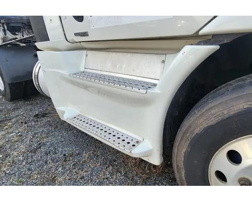  Freightliner Cascadia 113 DPF - Diesel Particulate Filter #