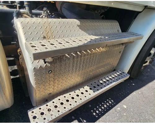  Freightliner Cascadia 113 DPF - Diesel Particulate Filter #