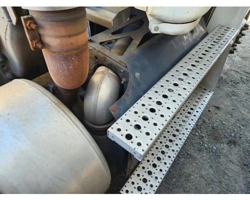 Freightliner Cascadia 113 DPF - Diesel Particulate Filter #