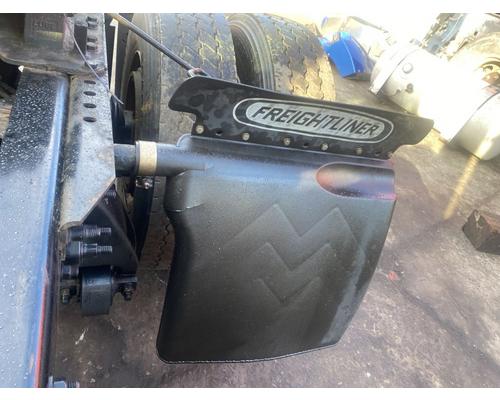  Freightliner Cascadia 113 Fender #
