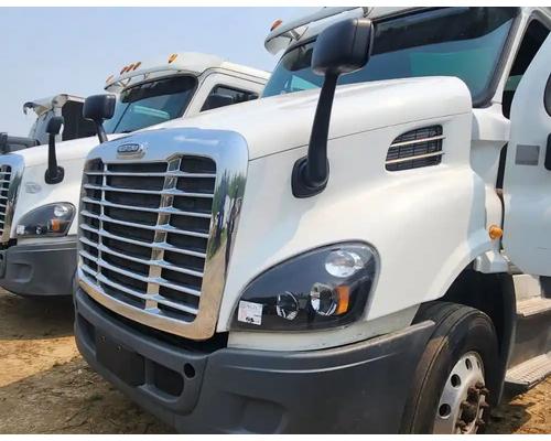  Freightliner Cascadia 113 Hood #