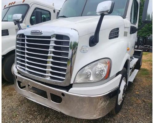  Freightliner Cascadia 113 Hood #