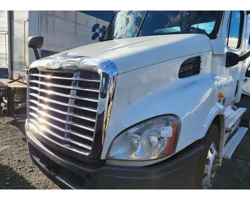  Freightliner Cascadia 113 Hood #