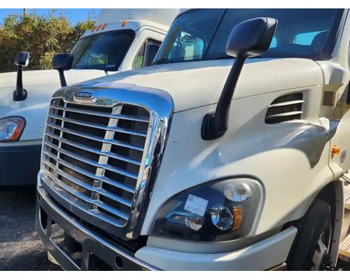  Freightliner Cascadia 113 Hood #