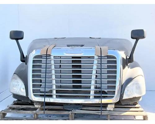  Freightliner Cascadia 113 Hood #
