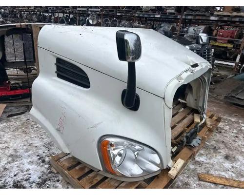  Freightliner Cascadia 113 Hood #
