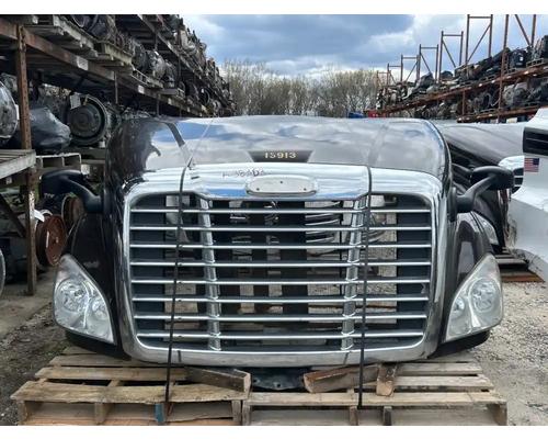  Freightliner Cascadia 113 Hood #