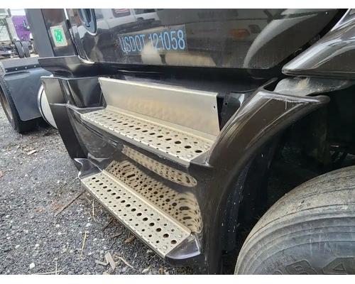  Freightliner Cascadia 113 Fairing #