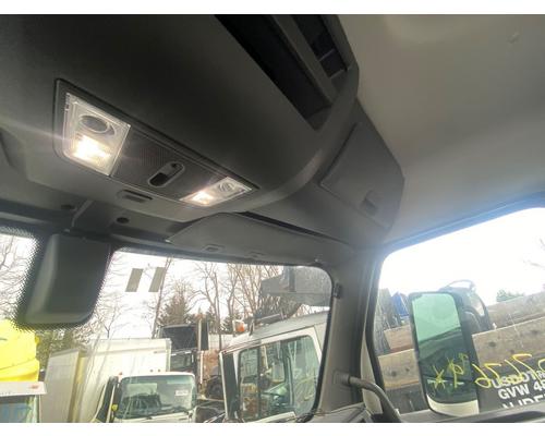  Freightliner Cascadia 113 Visor #