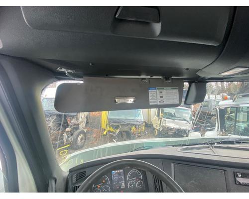  Freightliner Cascadia 113 Visor #