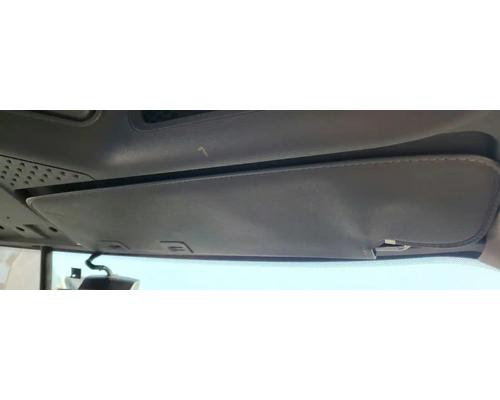  Freightliner Cascadia 113 Visor #